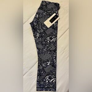 NWT Lululemon Wunder Under Crop III Size 6